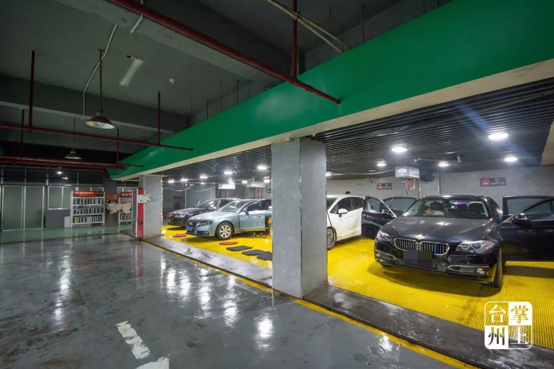 洗车和其他加工区域在地下,刚进来的时候还以为是个地下停车库呢,整个