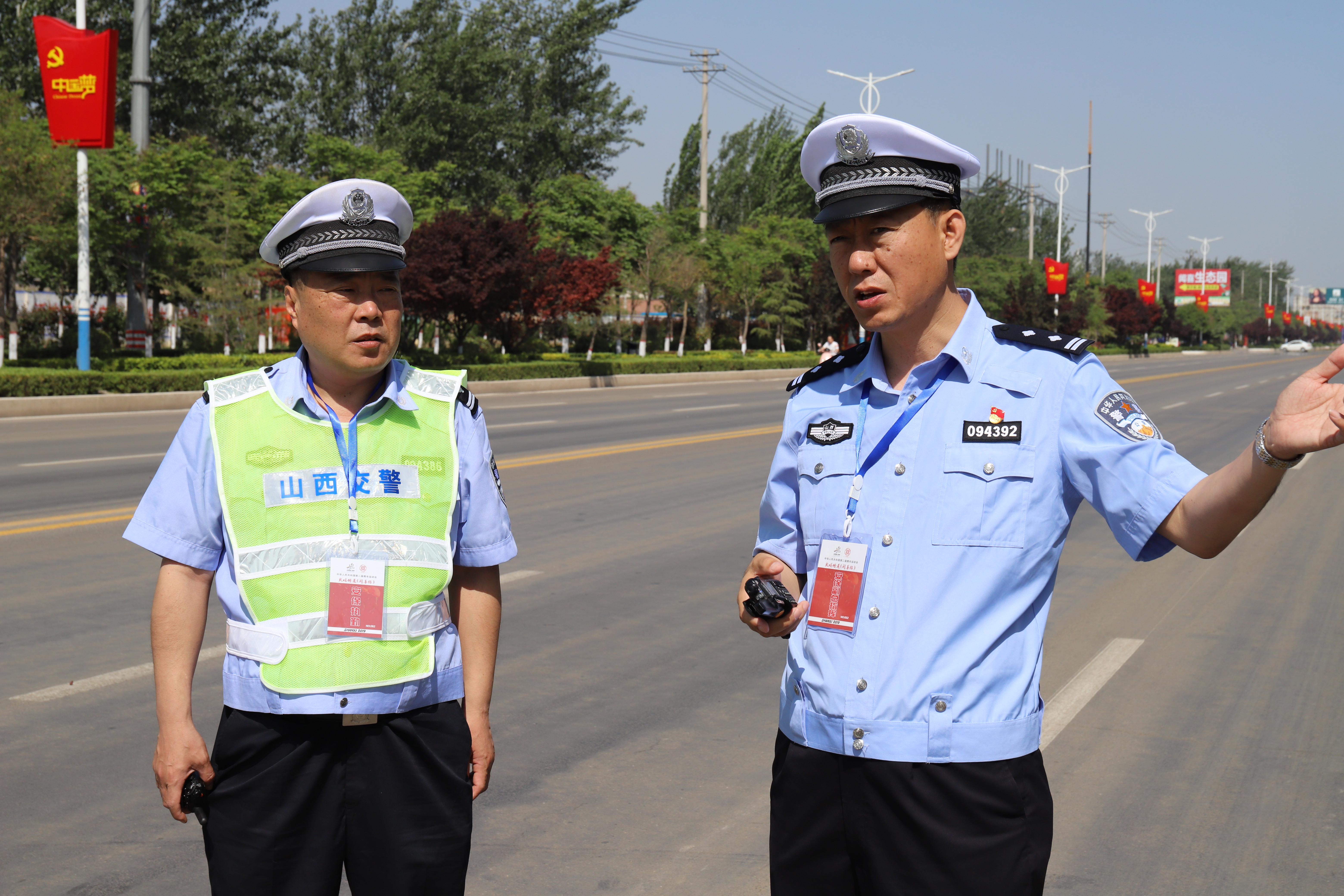 山西闻喜交警全力以赴护航"二青会"火炬传递