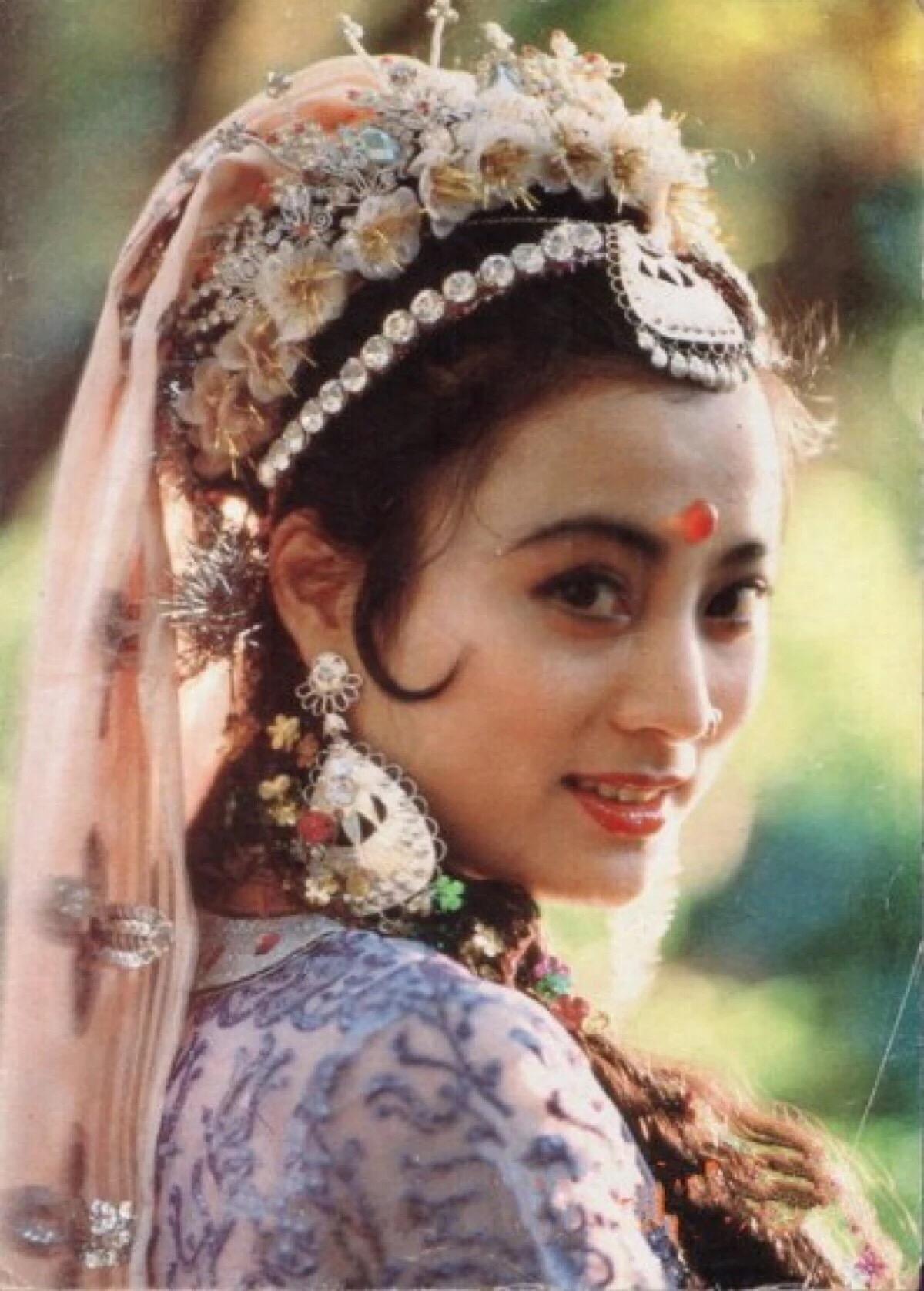 56岁李玲玉近照,曾经的"天竺少女"撞脸孙俪,至今单身潇洒自在