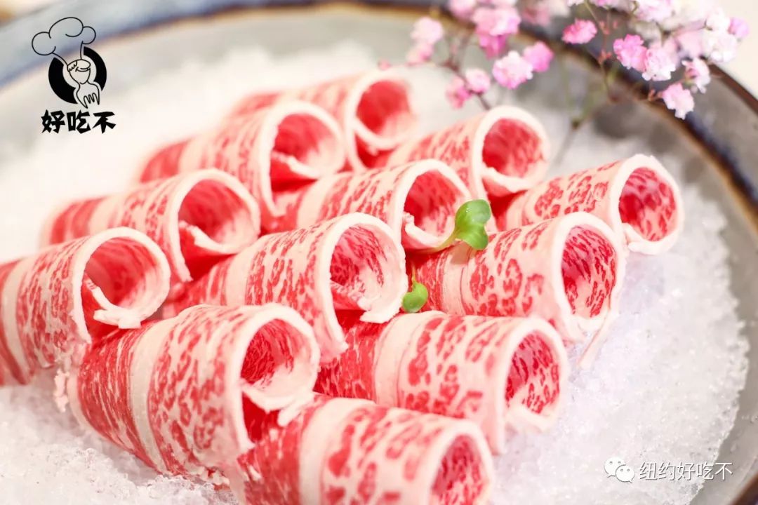 食材,极佳的口感,艺术品般的摆盘造型,热情周到的服务,把火锅做到了