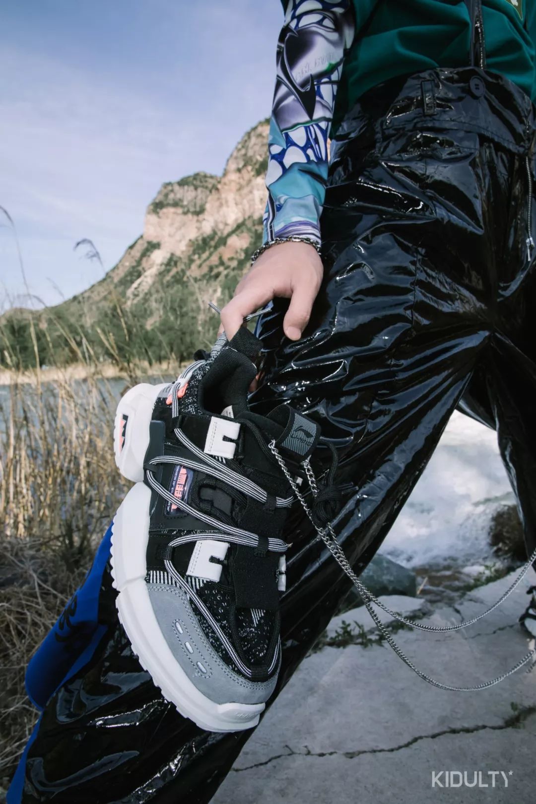 盘古出世李宁如何开辟山系天地