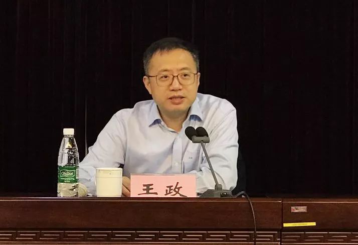 发表讲话市场所,谈家宅居委会,上海名悦餐饮有限公司作为代表进行了