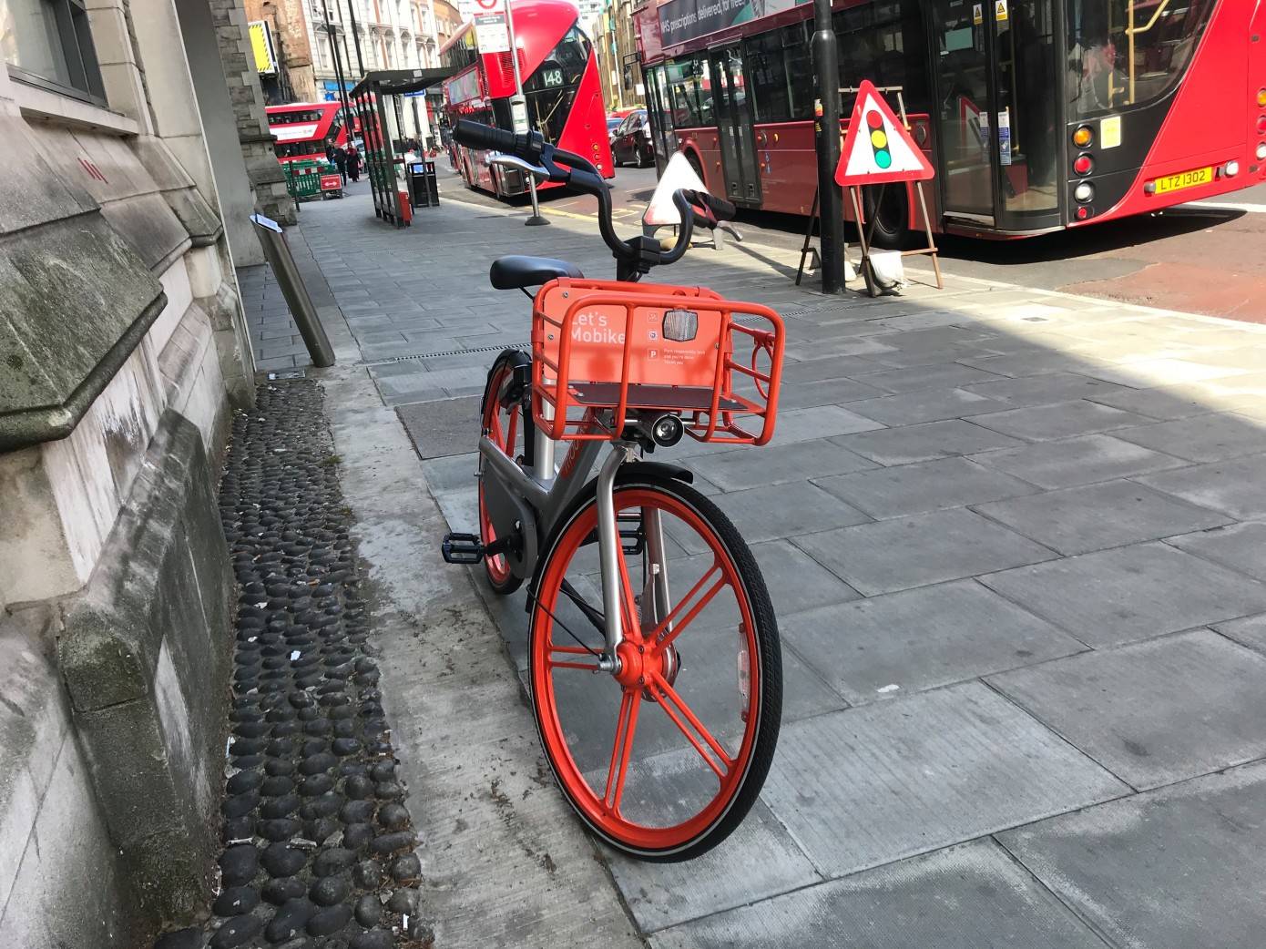 共享单车初创企业摩拜(mobike)的高管们正筹集2000万美元,计划在6月底