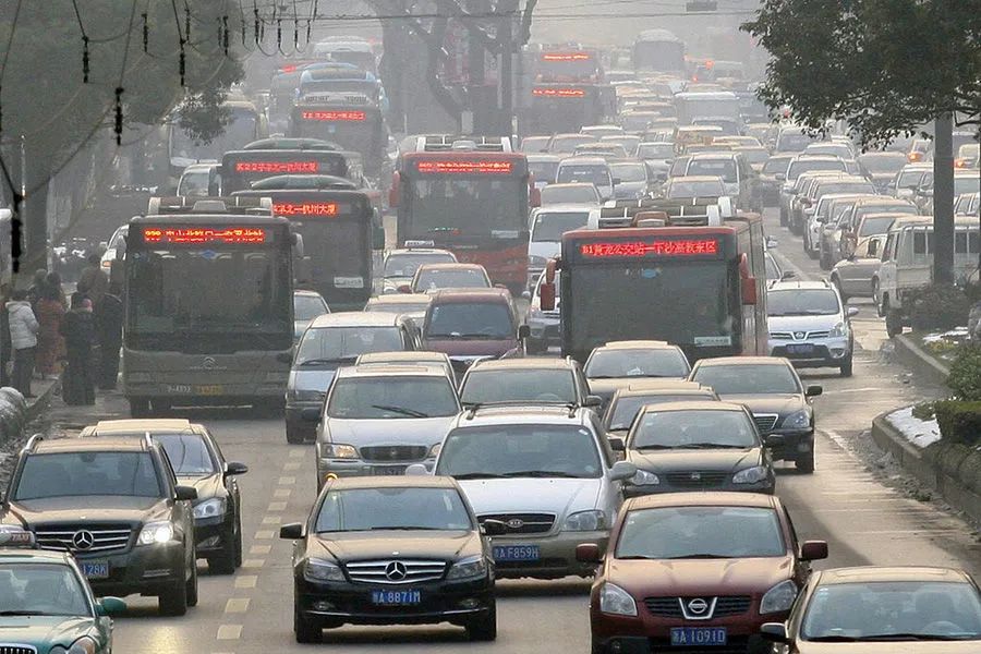 杭州现在有多少辆车堵在路上?