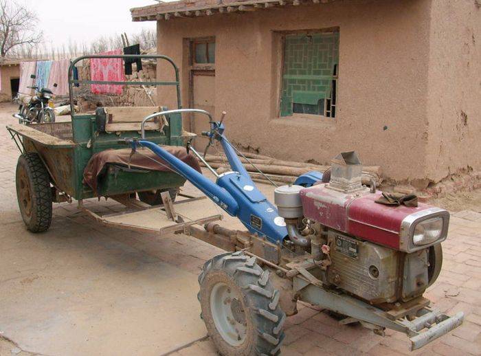 我们这次要说的主角就是它:农村随处可见的农用机械——拖拉机