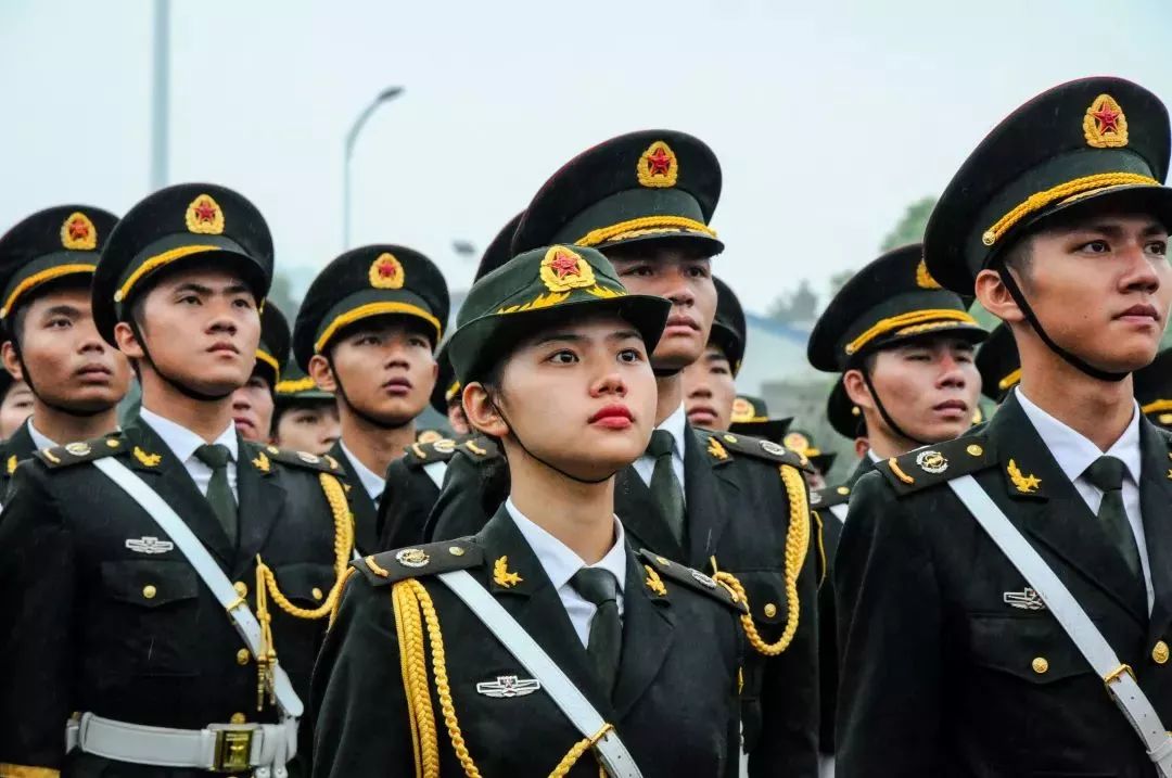 燃广东各高校国旗护卫队决赛获奖名单出炉广东医三连冠