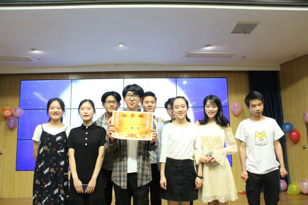 青春飞扬社团汇报表演激情上演