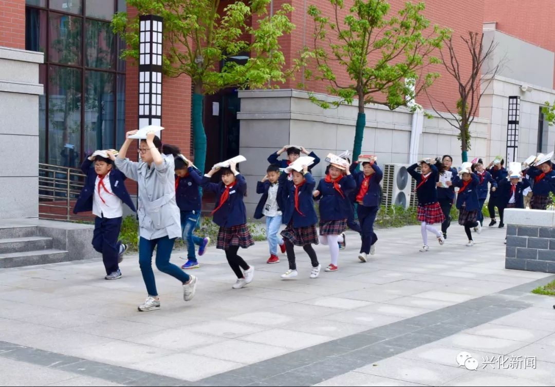 文峰小学开展512全国防灾减灾日地震应急避险疏散演练