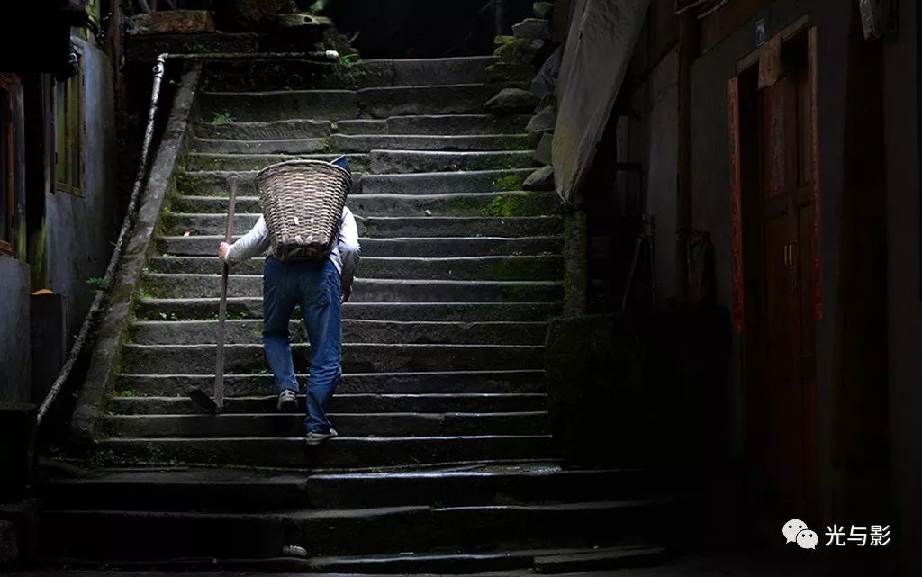 中国【光与影】摄影作品网 2019年5月10日封面作品