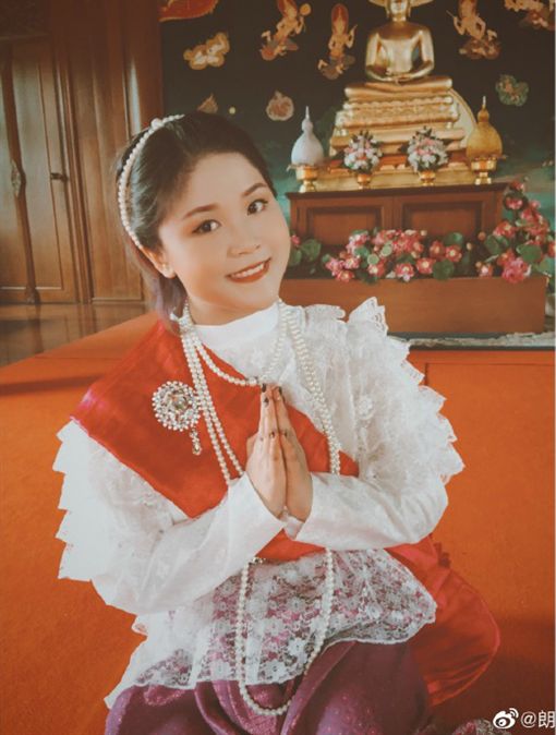 泰国女星被称为邓丽君转世回忆童年死里逃生差点终身残疾