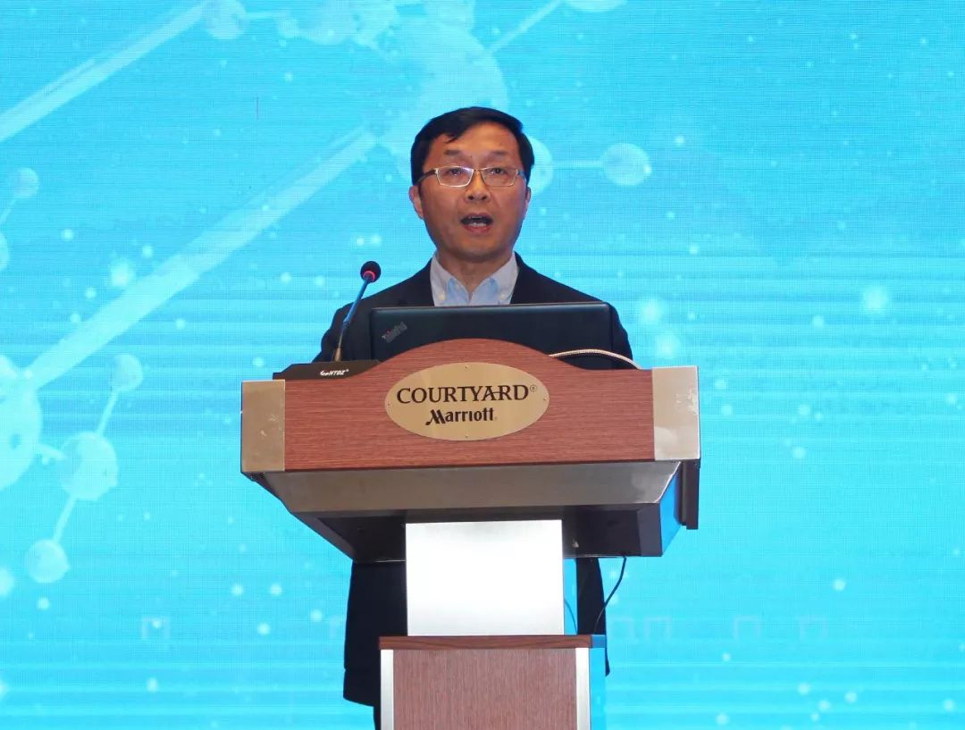 中国兽医药品监察所李明所长,江苏省农业农村厅黄焱副巡视员,泰州市委