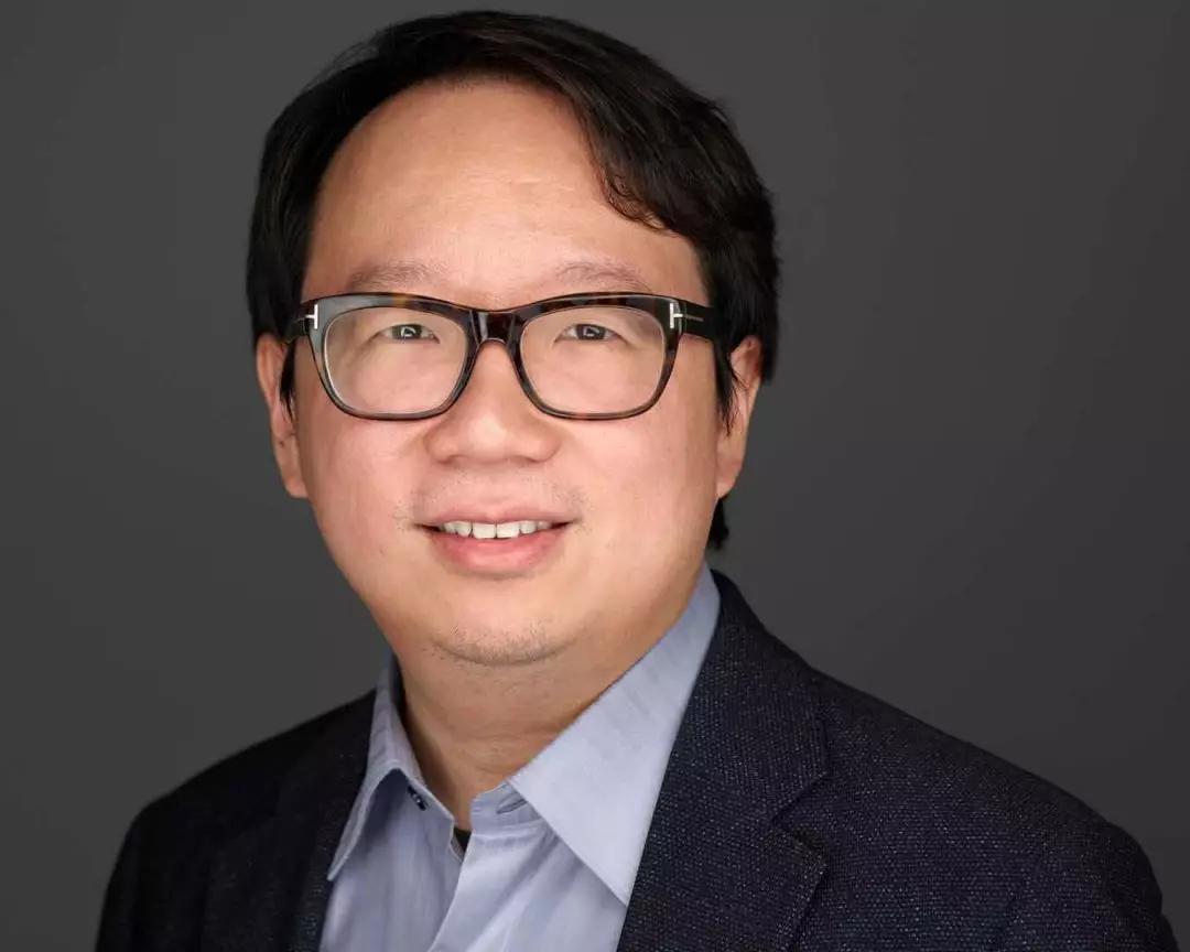 王正文博士(dr. chris wang ) 是tt链的ceo及创始人.