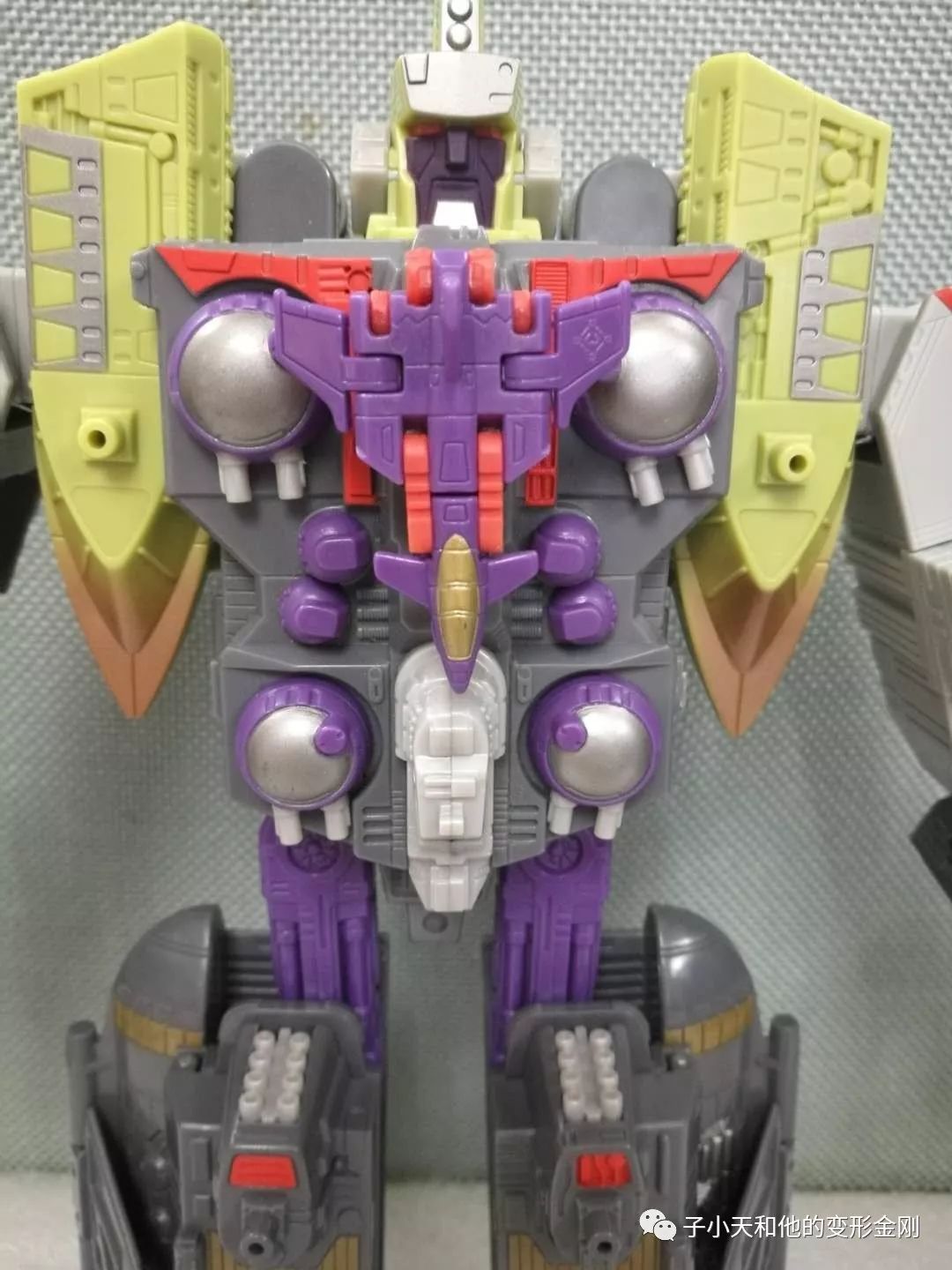 评玩具子小天粑粑总测评变形金刚a版狂派超级战舰月潮波多重形态满足