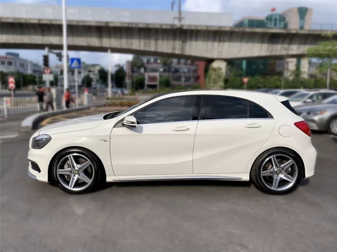 【特惠车型】奔驰a45amg:个性时尚的运动健将,驾驶乐趣十足 !