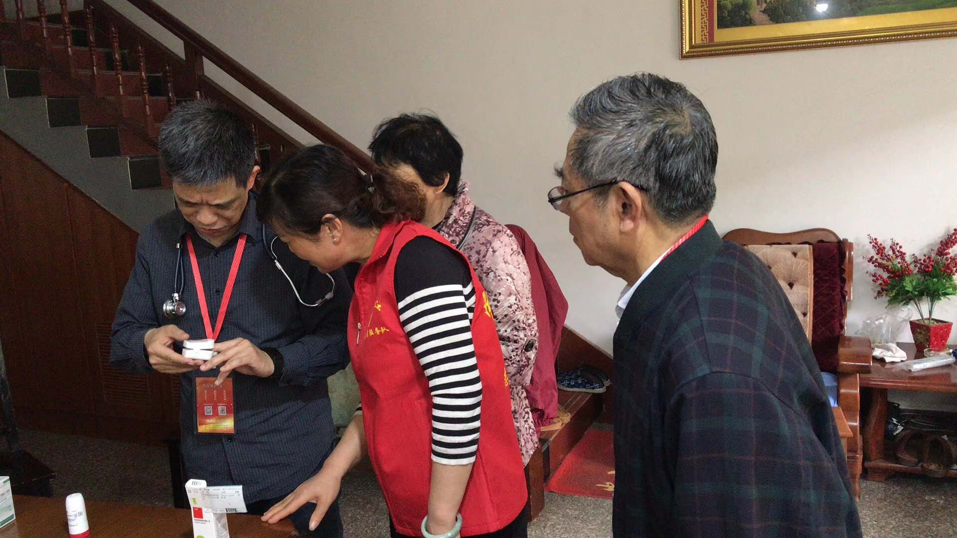 在东部战区总医院肾脏科季曙明主任的带领下,我们来到泰兴滨江镇,蒋港