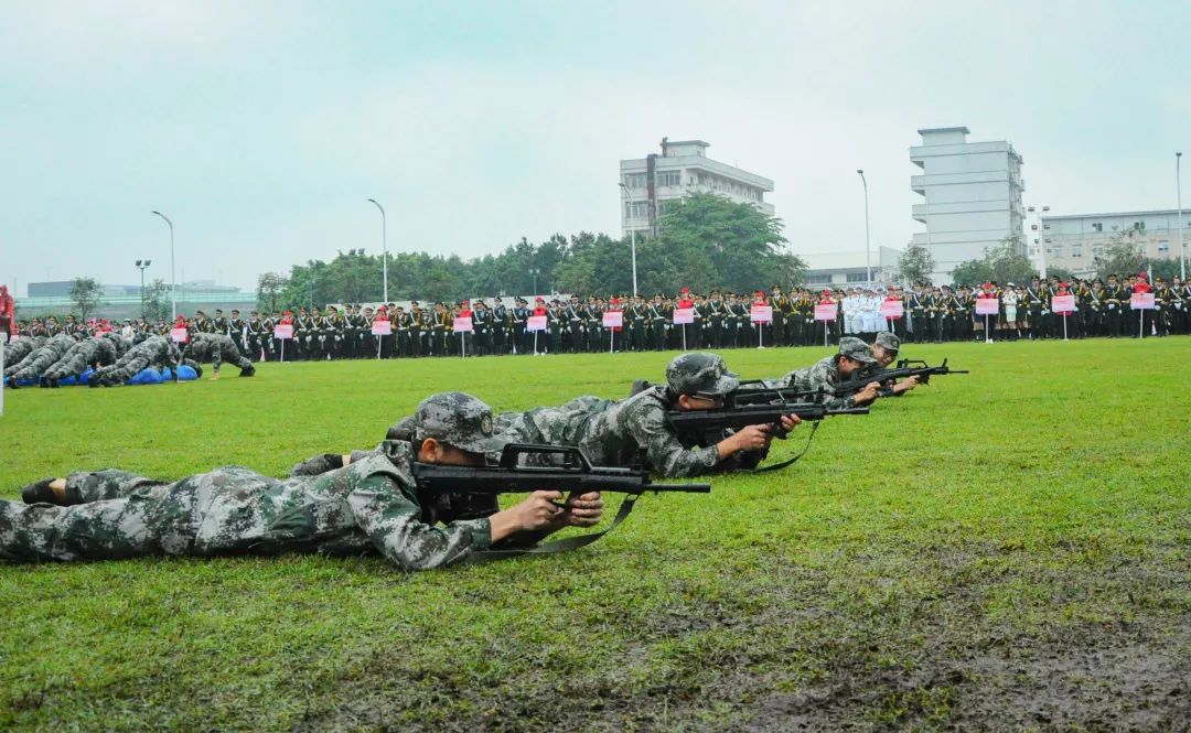 省軍區政治工作局主辦,省國防教育學會及我院承辦的第一屆廣東省學校