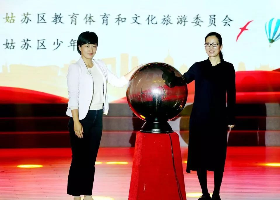 区教体文旅委副主任谢芳