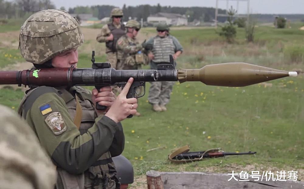 rpg火箭弹的威力到底有多大真的打不穿钢丝网看完就知道了