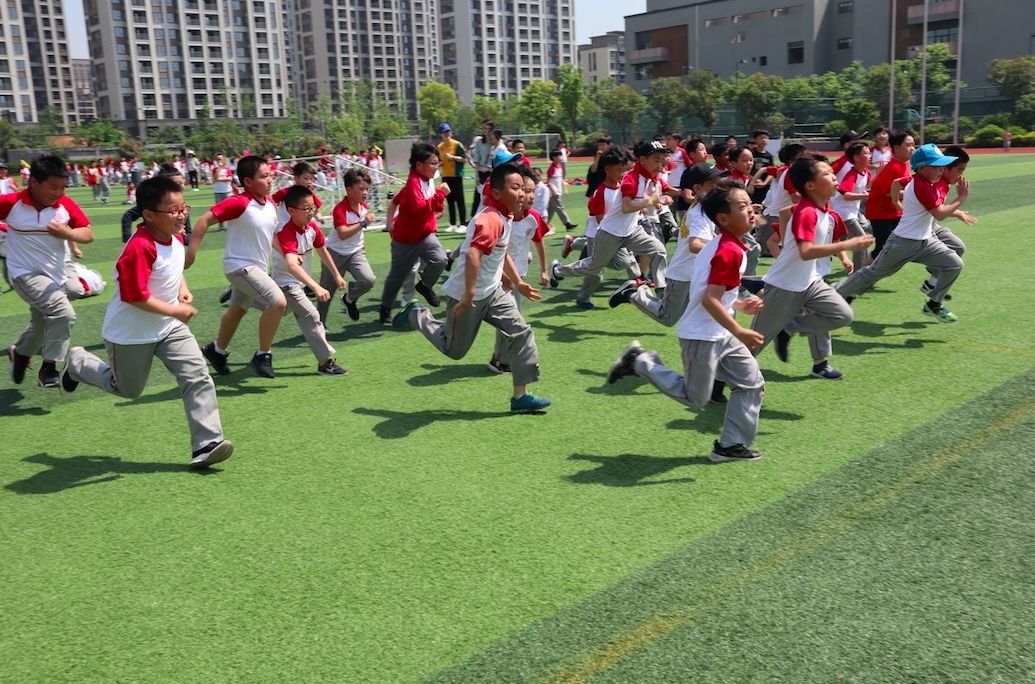 奔跑吧孩子们firstcrosscountrymeet