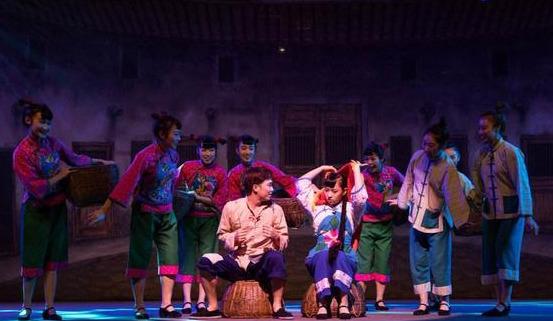 客家山歌客家精神的内涵是很丰富的,其核心在于团结和奋进,其次对多元