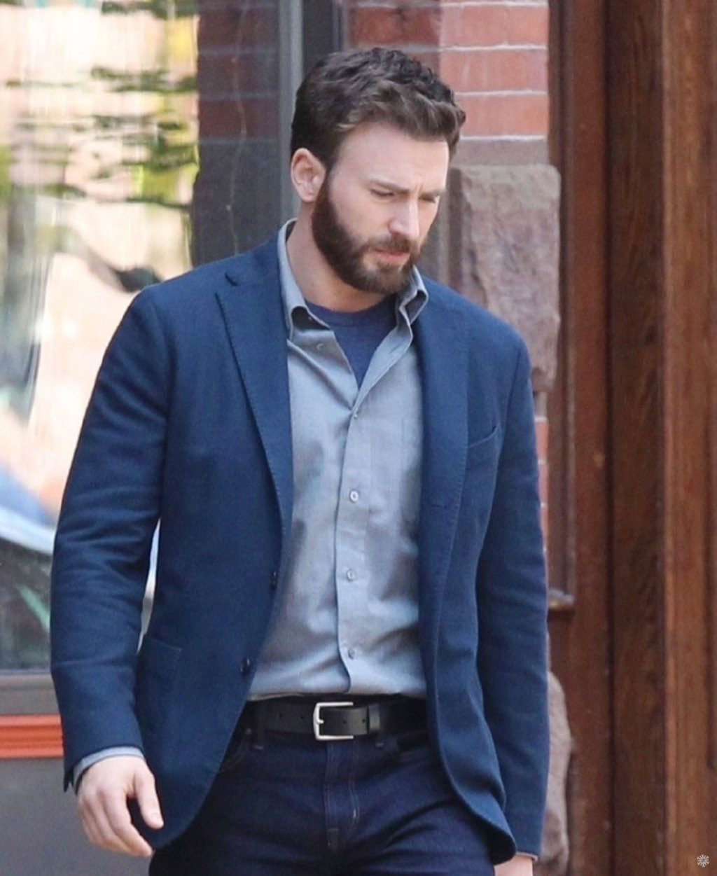 ·唐尼暂时还没有出演新片的消息,但38岁美队演员克里斯·埃文斯参演