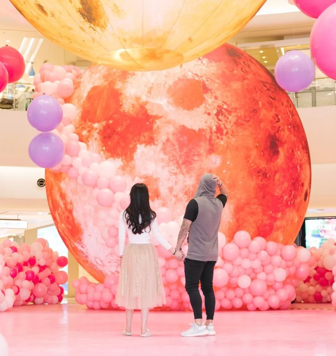 浪漫的"告白气球"火爆来袭!200000 只气球撩爆你的少女心!