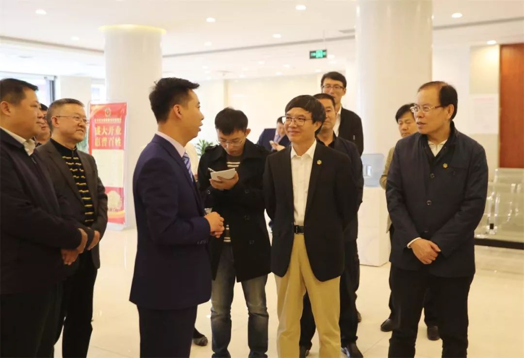 欧阳昌琼委员一行查看铺镇聚利村镇银行存贷款利率欧阳昌琼委员一行