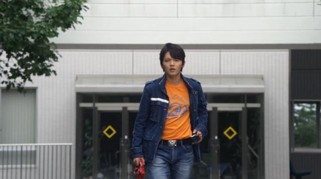 原创奥特曼新生代人间体的变身器藏在哪有的放腰间有的放异次元