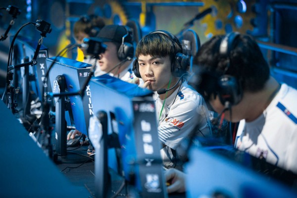 白鲨新人狙击手潇潇闪耀赛场!或竞争s14新人王?