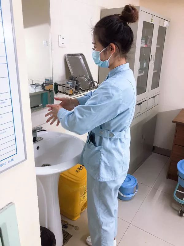 护士洗手姿势大全洗手也要讲姿势