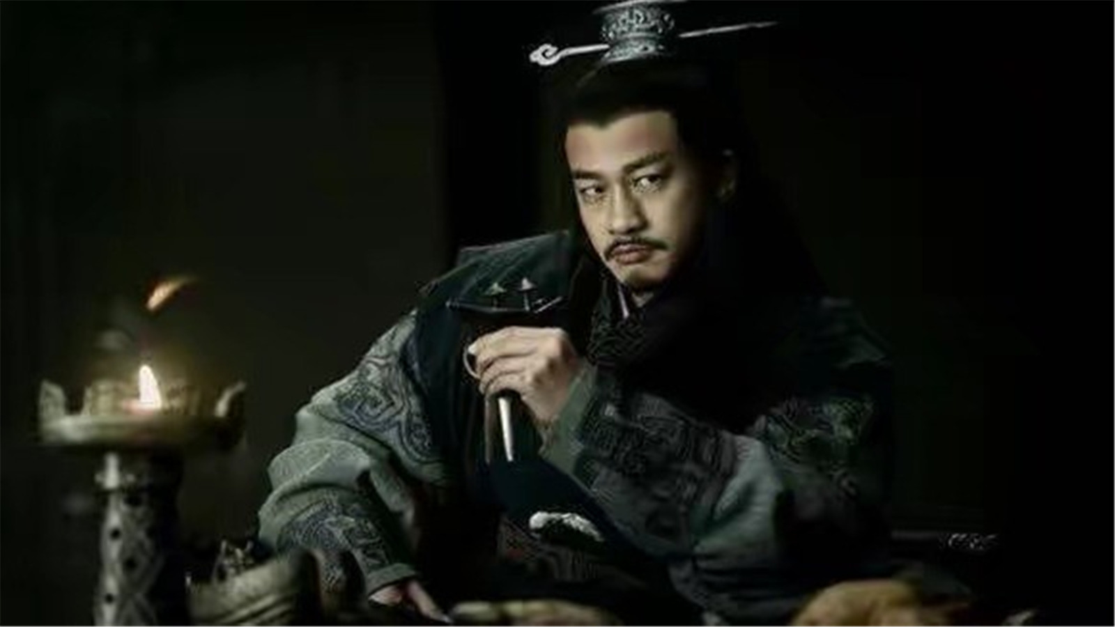 一个年少轻狂,一个成熟老道,刘邦最后成就事业 _项羽