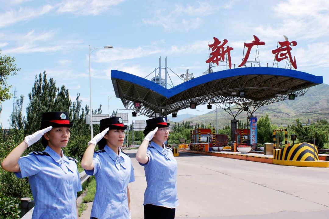 "黄金12秒",忻州南高速新广武收费站带班长让一场特大交通事故戛然而