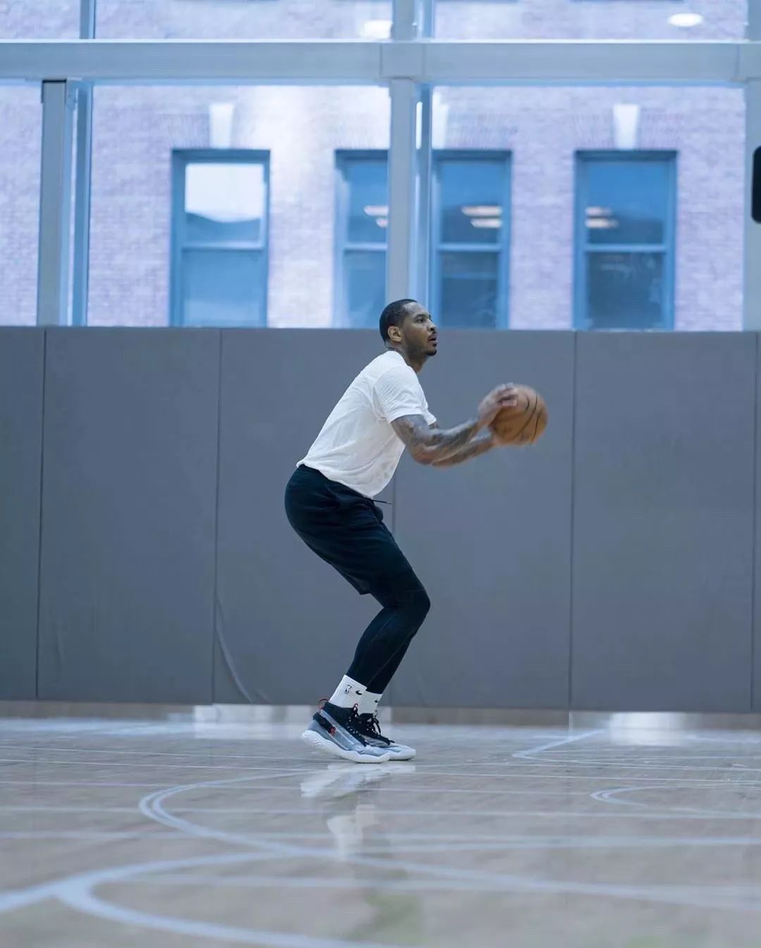 "近日在ins上晒出安东尼训练的照片