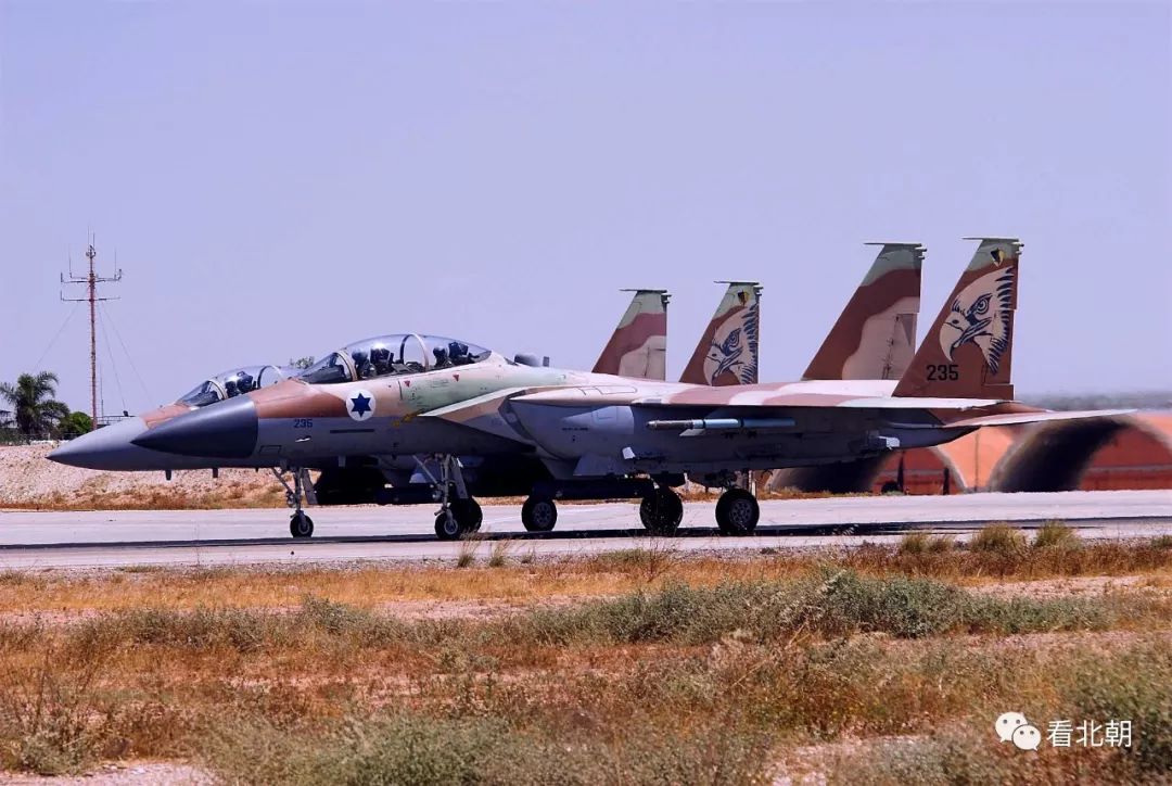 身挂4种导弹的大卫鹰隼以色列空军f15与f16军机美图