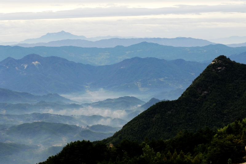 看最美云海去哪里?来薄刀峰看看,每一帧都美爆了!