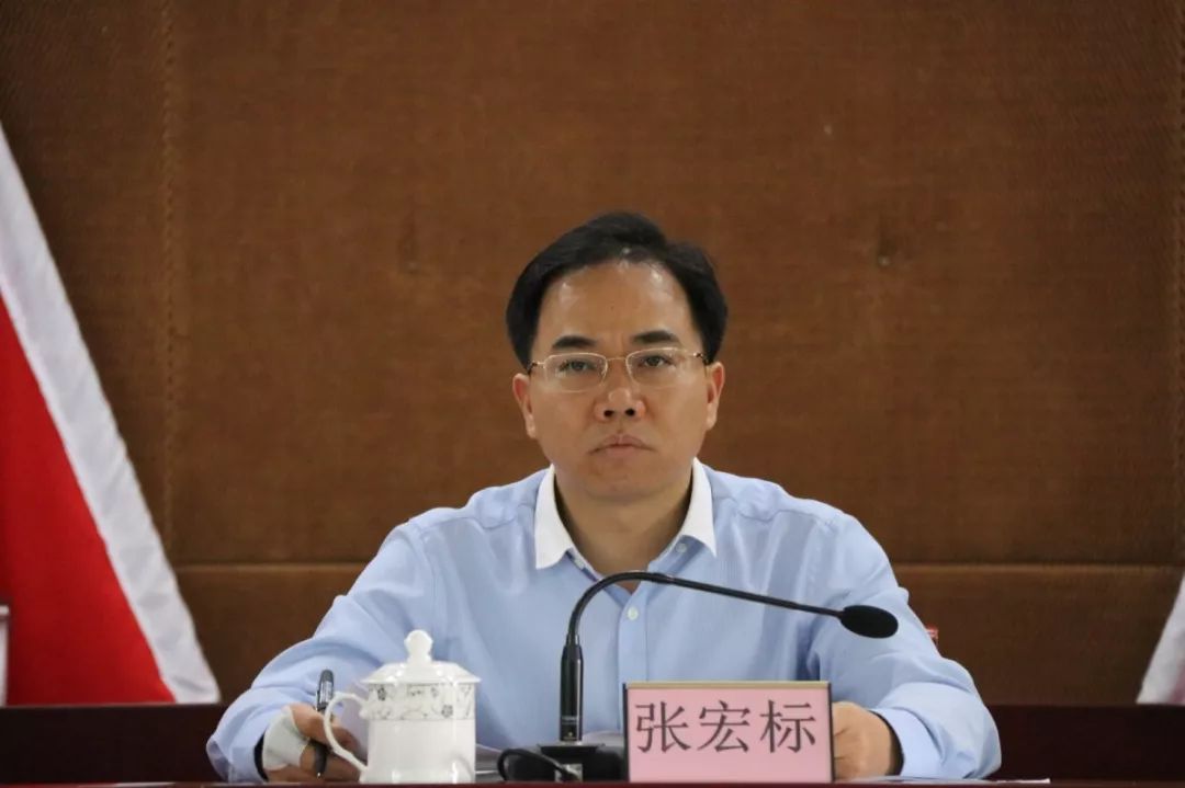 今年年底,全镇自然村达到干净整洁村标准!