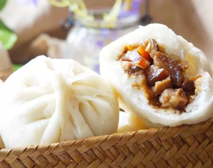 035月15日星期三早餐:白粥,馒头,包子,肉包,方包,提子蛋挞午餐:老鸡