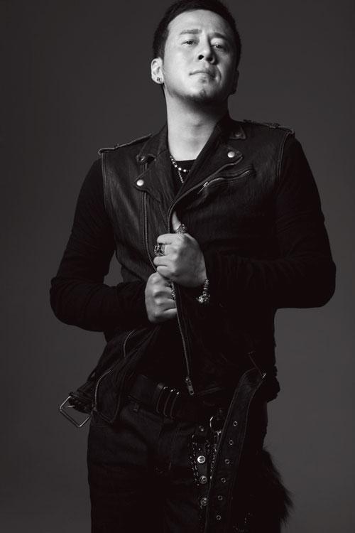 拥有烟嗓的明星,杨坤独特沧桑,周迅性感迷人,而她居然也是烟嗓