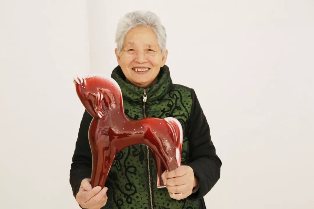 70年,我与共和国同成长|邓希平:一生风华锻造颜色釉传奇