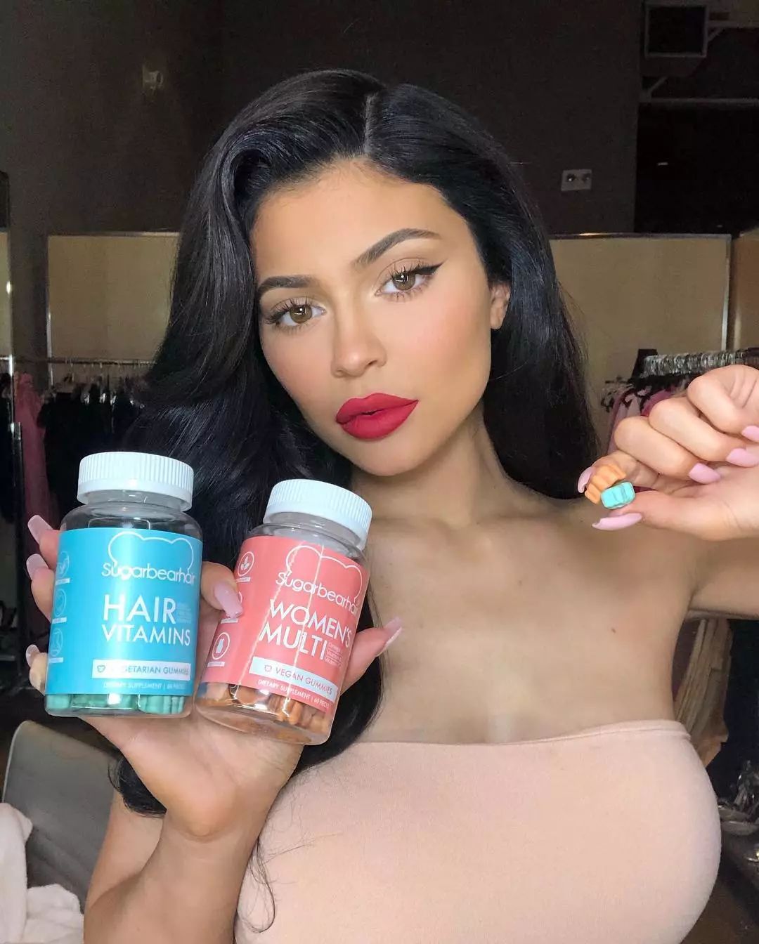 kyliejenner將推出護膚產品拒絕精修虛假宣傳追求真實和自然