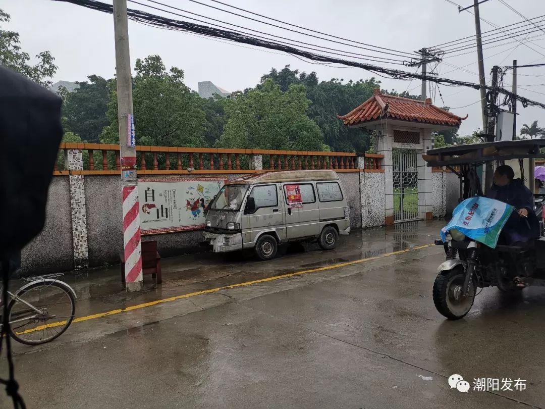在贵屿镇,评比组先后对渡头村,玉窑村,新厝村,北林社区等村(社区)进行