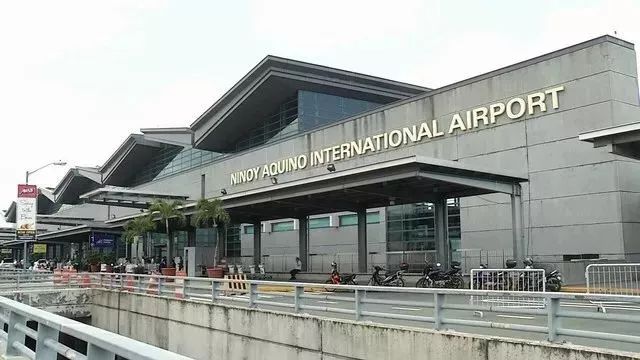 【菲龙网专讯】移民官员在尼诺·阿基诺国际机场(naia) 2号航站楼逮捕
