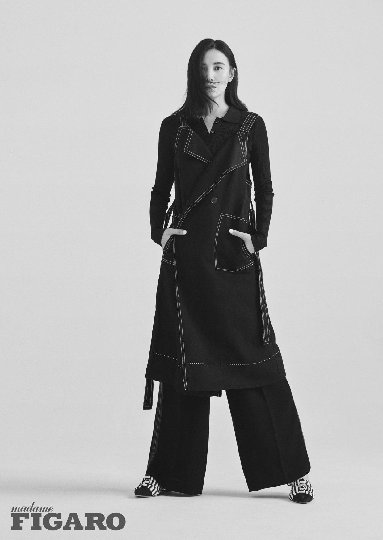 宋佳登某杂志封面 黑白光影演绎多面时尚姿态