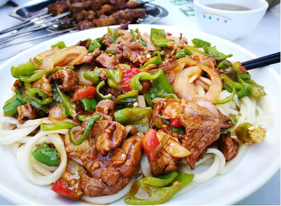 盘点舌尖上的新疆美食,哪样最吸引你?_拉条子