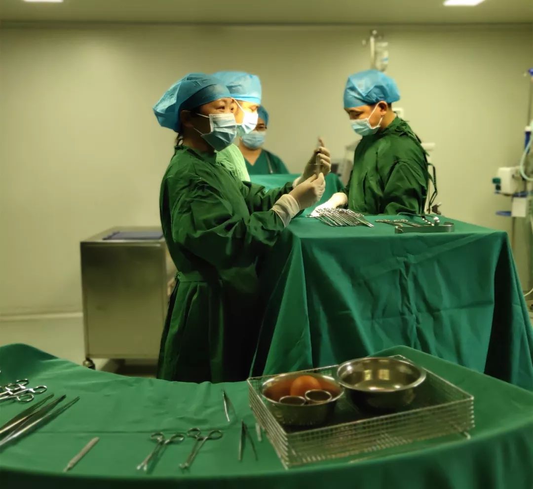 青春】无影灯下的"绿色青春" ——记北海市妇幼保健院的美护们_手术室