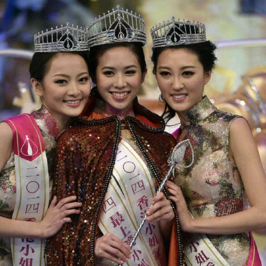 前港姐宣布离婚!相差40岁的爷孙恋不够一年就玩完!