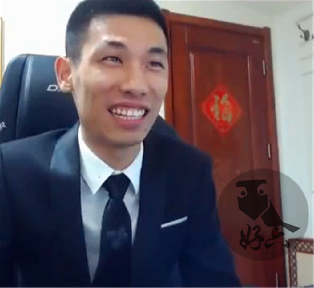 在这里小编要公布众多大马猴粉一个好消息,旭旭宝宝休假提前结束,已经