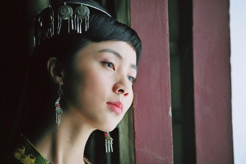 杨门女将》里饰演的杜金娥,以及和胡歌再次合作的《蒲公英》里的夏冰