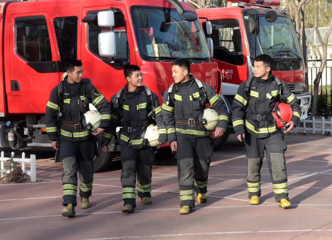 學院前身為武警警種學院, 2004年開辦本科教育,2008年獲學士學位授予