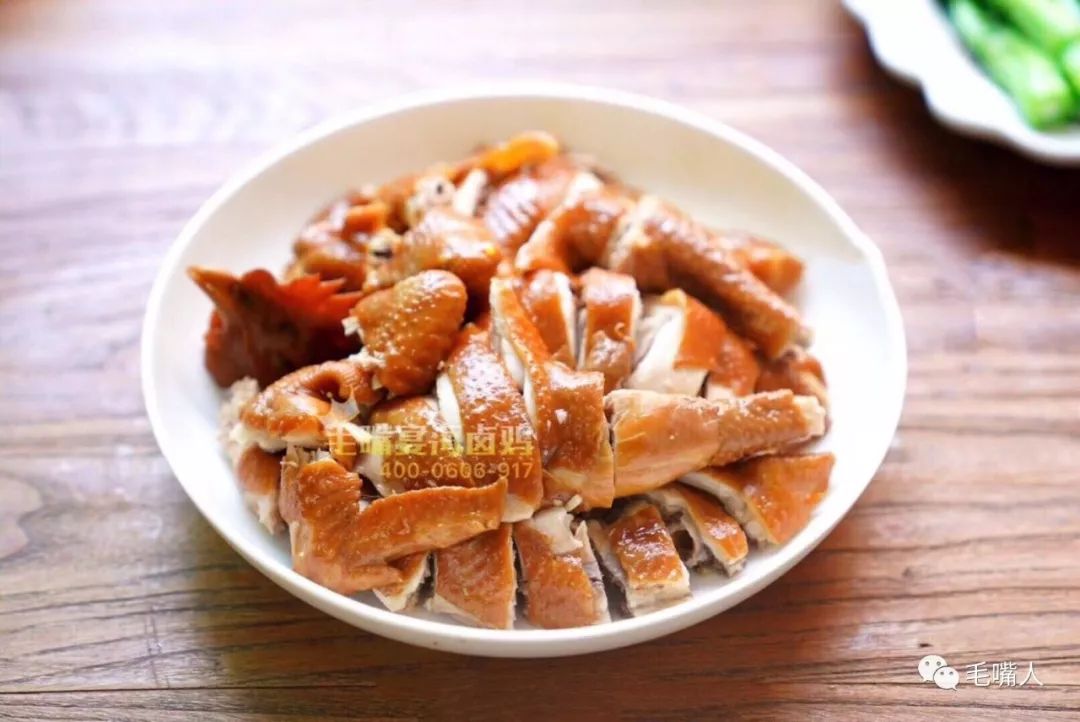 家宴显摆必备大招如何将一只卤鸡斩切好如何高大上的装盘